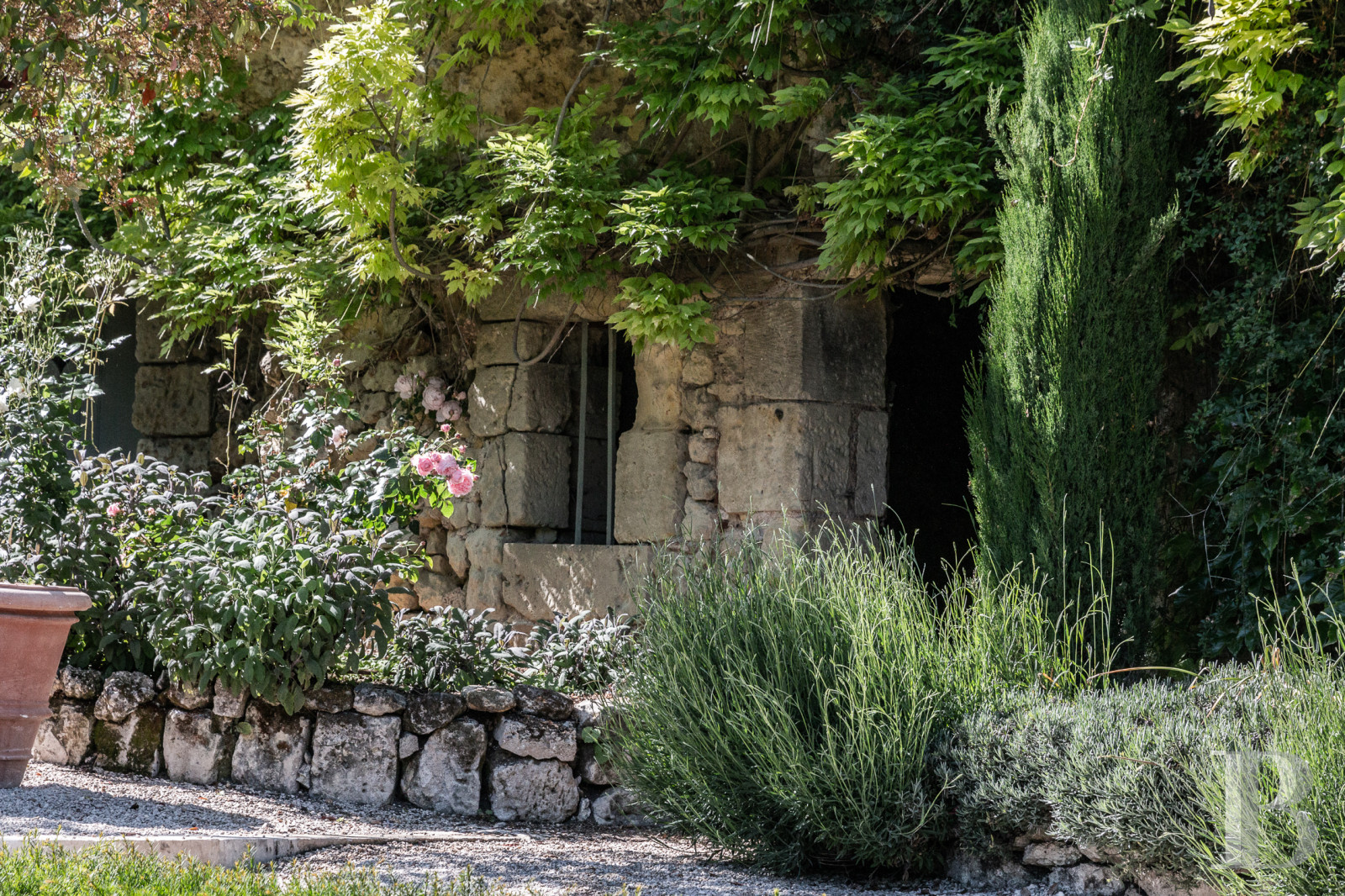 The outbuildings of an 18th-century manor house and its certified «remarkable» garden on the banks of the Loire to the east of Tours - photo  n°23